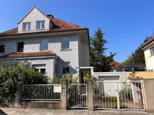 Ansicht Villa vorne