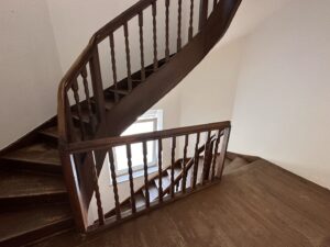 Treppe zum Obergeschoss