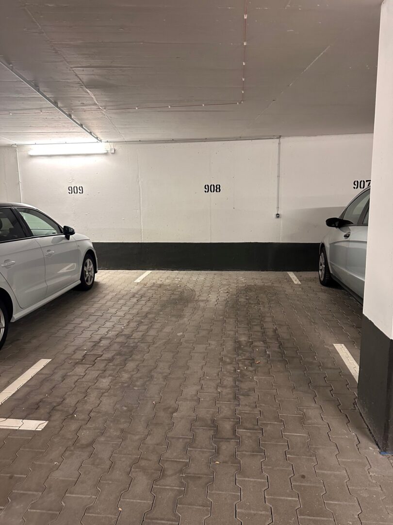 Tiefgaragenstellplatz CLO17